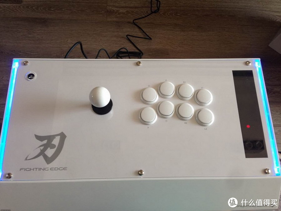 家用游戏摇杆的极致  引导走向胜利的最强武器：HORI 刃 XBOX360 摇杆游戏控制台