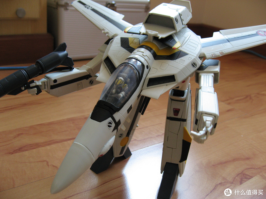 Macross 太空堡垒 YAMATO 1/48 VF-1S 骷髅战机及重装甲状态模型