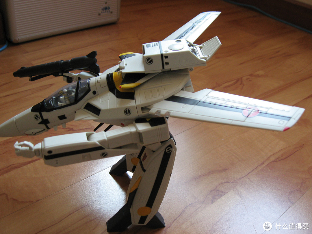 Macross 太空堡垒 YAMATO 1/48 VF-1S 骷髅战机及重装甲状态模型