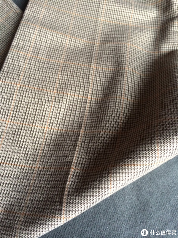 贪点小便宜,狼堡打折村捞了点便宜衣服