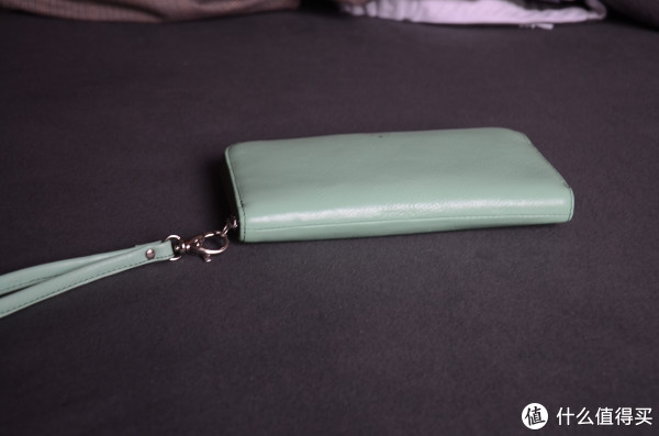 贪点小便宜,狼堡打折村捞了点便宜衣服