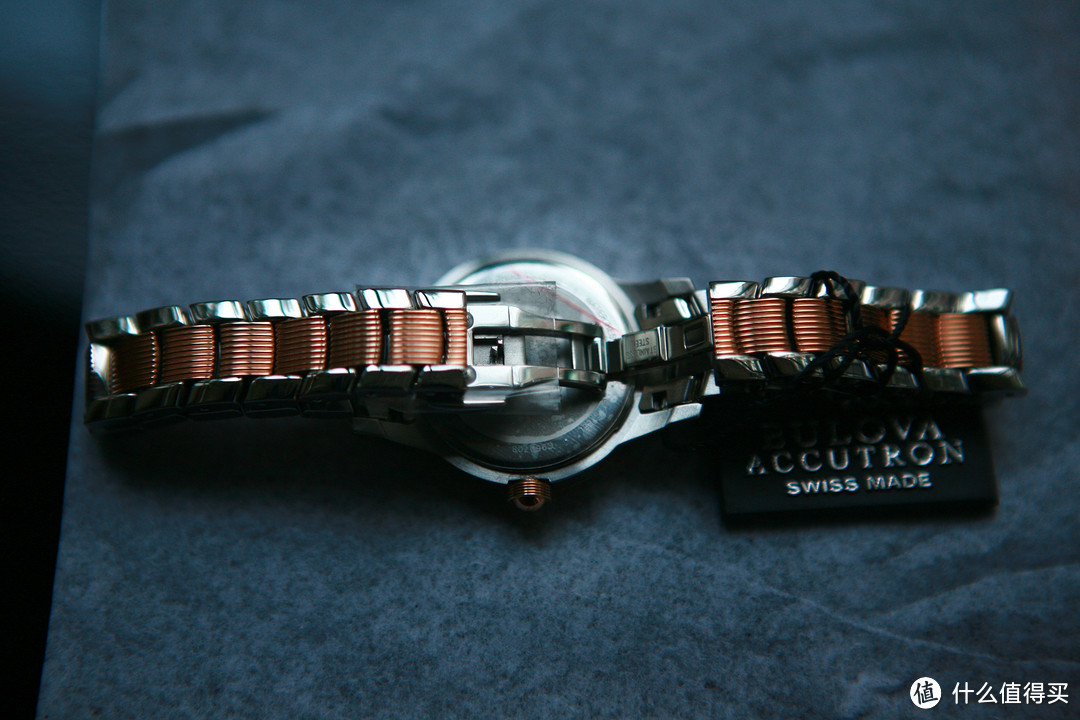 一块精美的电子表：BULOVA 宝路华 ACCUTRON 臻创系列 Masella 65R139 女士腕表