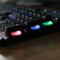 光污染爱好者的最爱！CORSAIR 海盗船 Vengeance系列 K70 RGB 幻彩背光机械游戏键盘 红轴