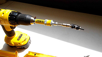 家居必备 篇一：DEWALT 得伟 DC970K-2 电钻套装 