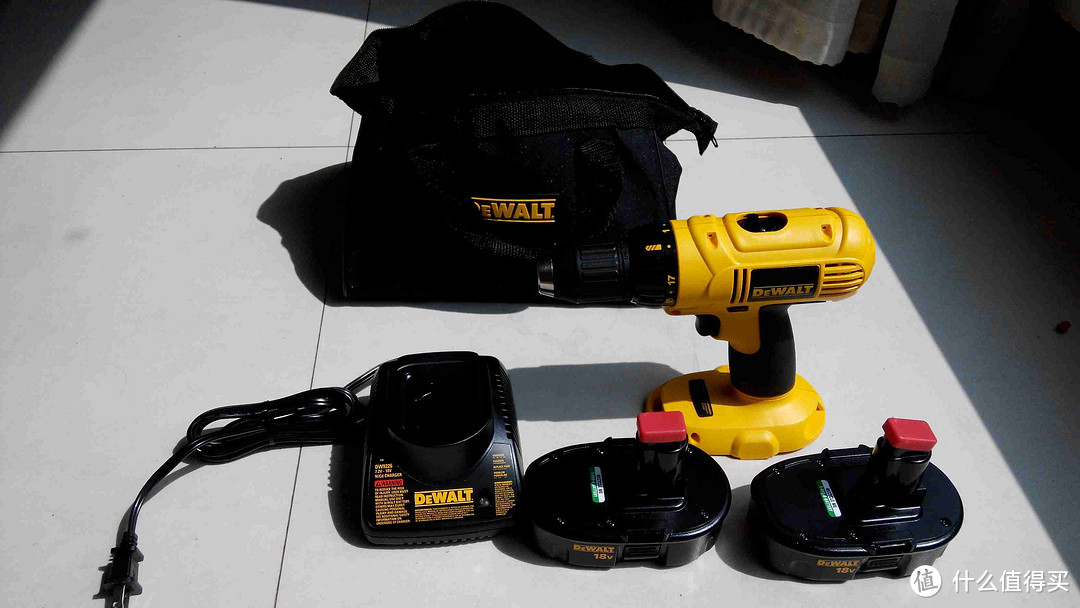 DEWALT 得伟 DW2587 80-Piece 高端电钻工具箱