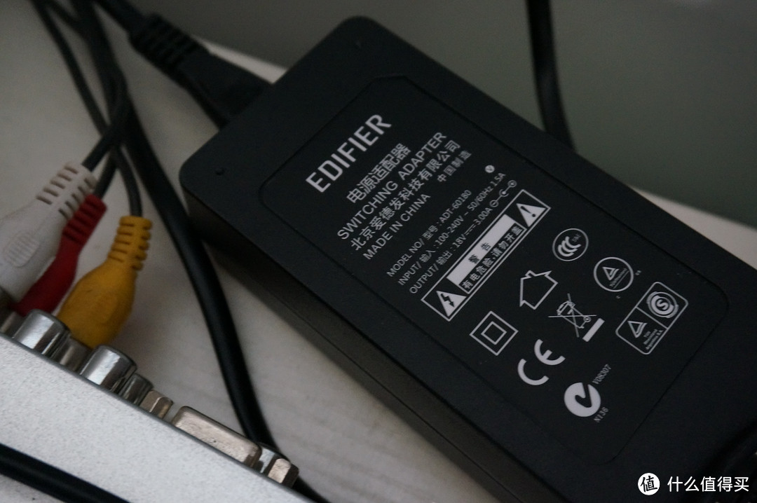 EDIFIER 漫步者 E225 音响 与 等离子 LG 60PN650H 液晶电视 视听体验