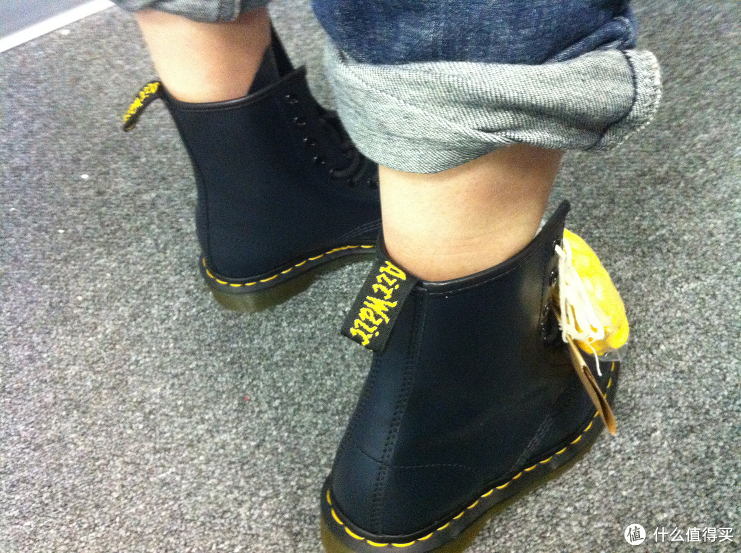 Dr. Martens 1460 Originals Eight-Eye、1B60、1460 Re-Invented Victorian Print 马丁靴