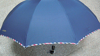 关于一把伞的碎碎念：天堂伞 3311E 碰 三折雨伞
