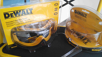 家居必备 篇四：DEWALT  得伟 DPG52-9C 轻型护目镜、DPG82-11C 通风防雾双模多功能封闭安全护目镜 