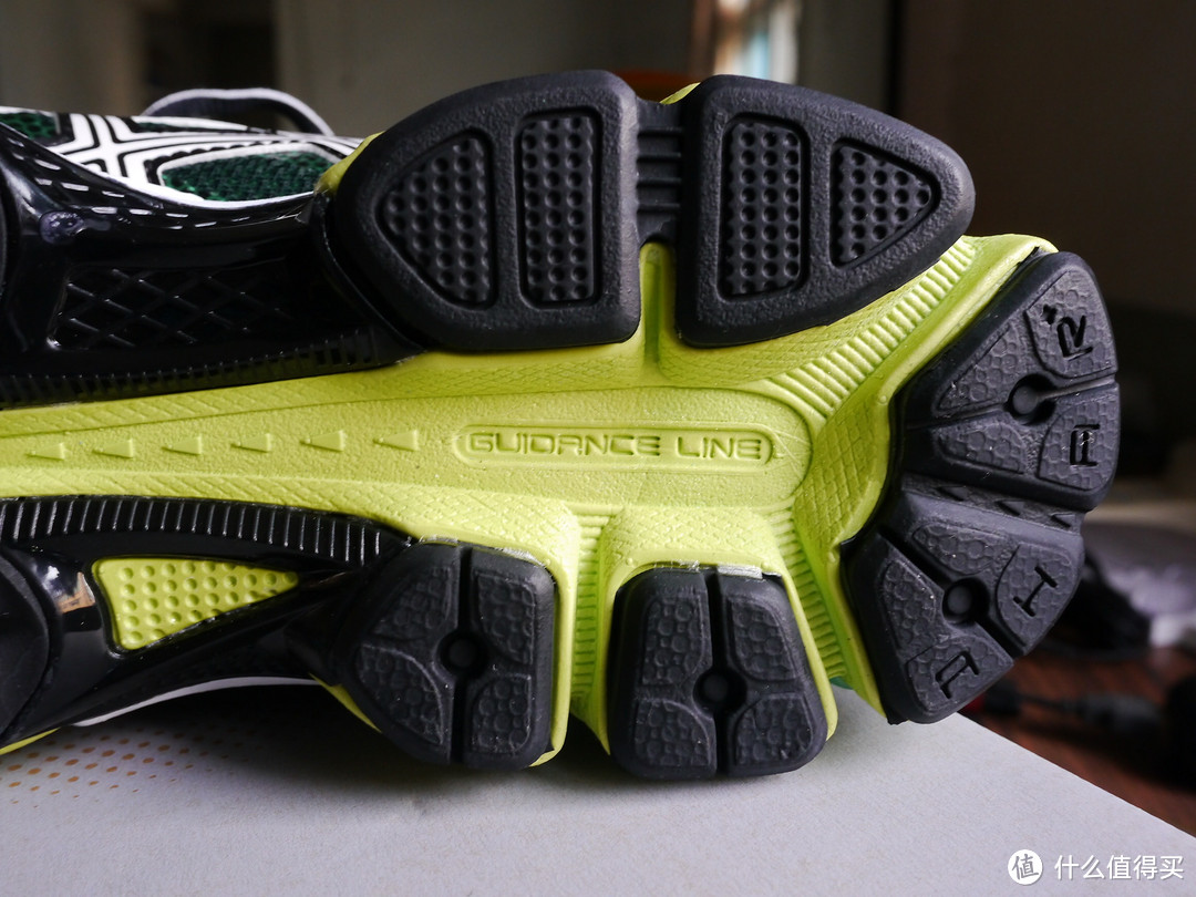 用跑步代替篮球：ASICS 亚瑟士 GEL-Cumulus 15 跑步鞋 青蛙绿色