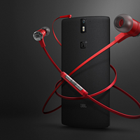 一加 发布 JBL定制款入耳式耳机JBL E1 搭配手机套装售价2199元