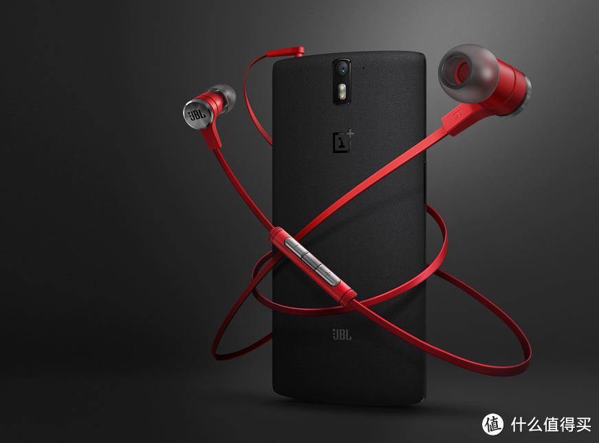一加 发布 JBL定制款入耳式耳机JBL E1 搭配手机套装售价2199元