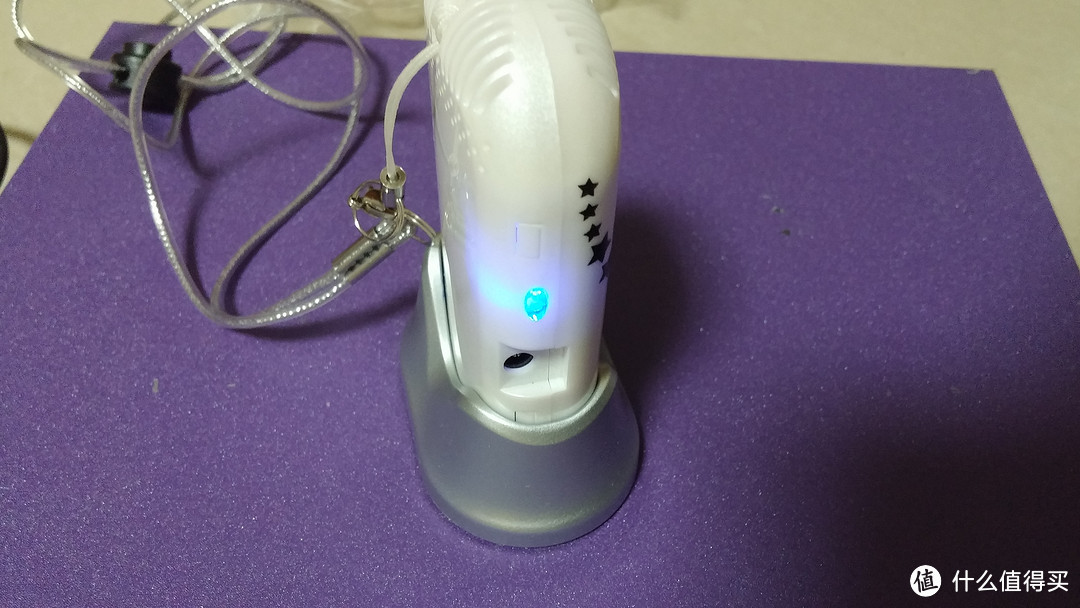 使用时,指示灯蓝色 使用时,指示灯蓝色