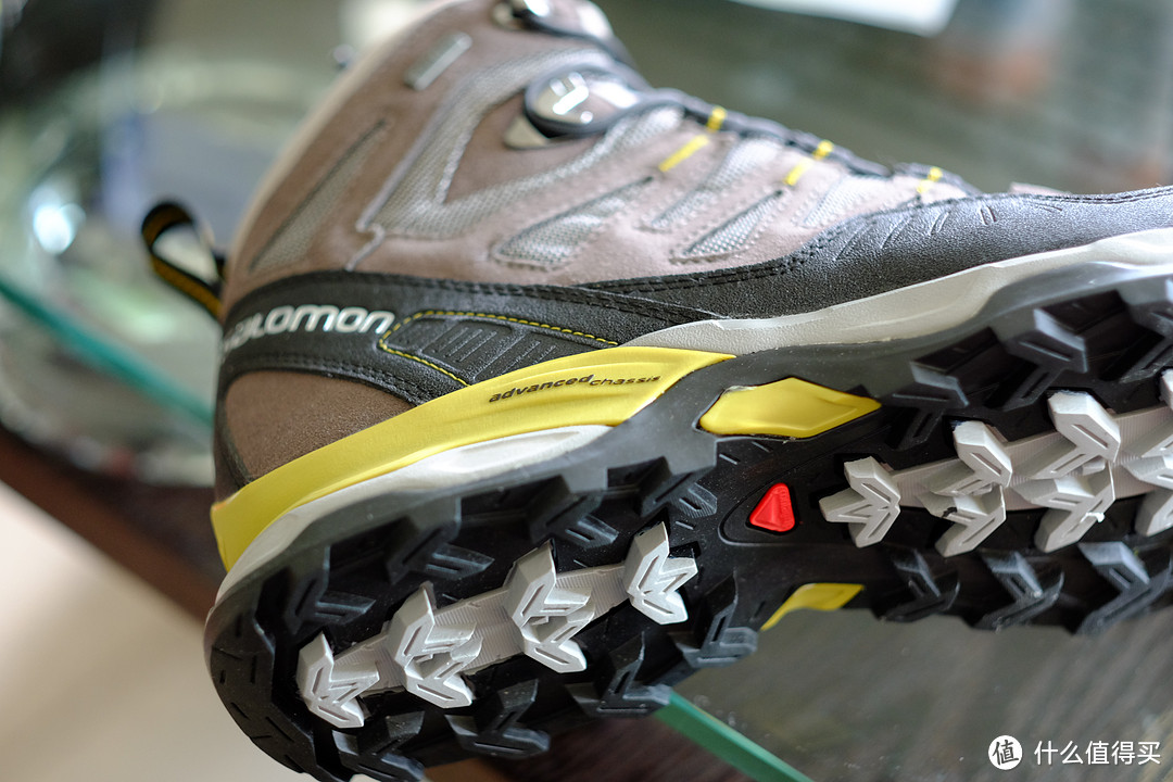 近期入的两双鞋：Clarks 其乐 Bushacre 2蜜蜡色 + Salomon 萨洛蒙conquest GTX