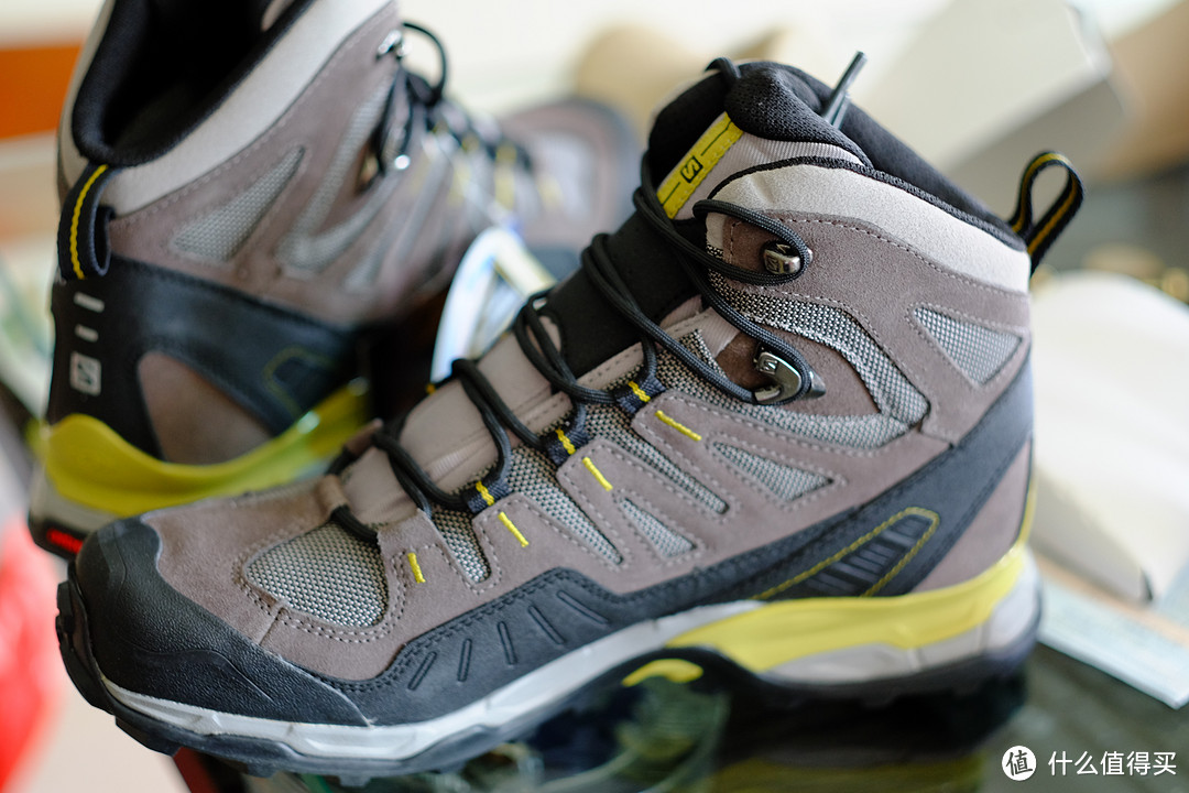 近期入的两双鞋：Clarks 其乐 Bushacre 2蜜蜡色 + Salomon 萨洛蒙conquest GTX