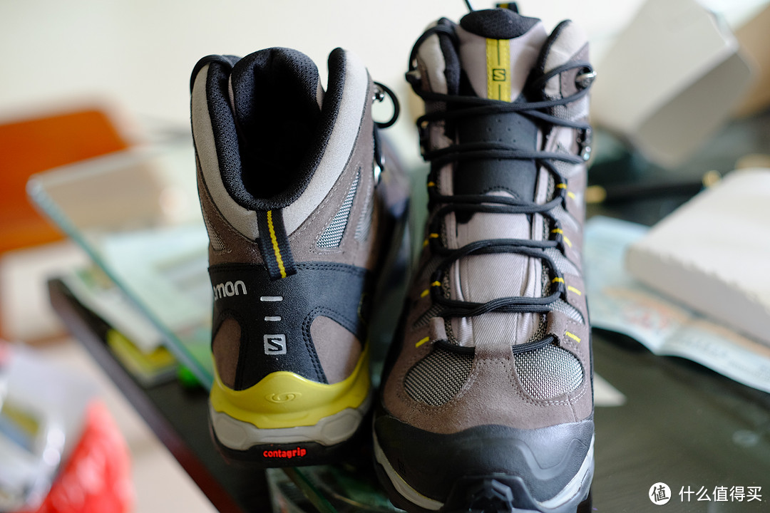 近期入的两双鞋：Clarks 其乐 Bushacre 2蜜蜡色 + Salomon 萨洛蒙conquest GTX