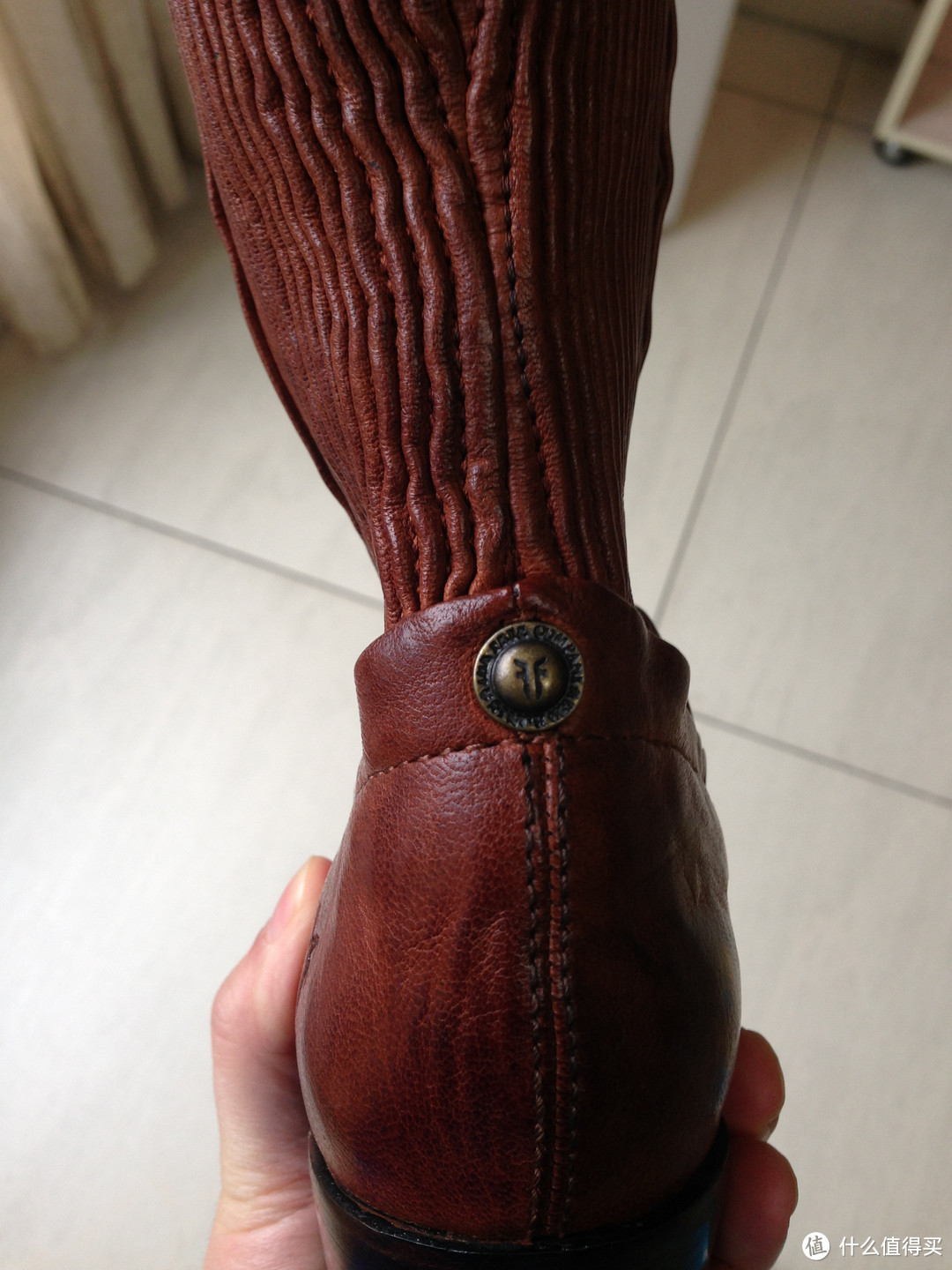 FRYE 弗莱 Lucinda Scrunch Cognac Antique Soft Full Grain 15英寸女士套筒长靴