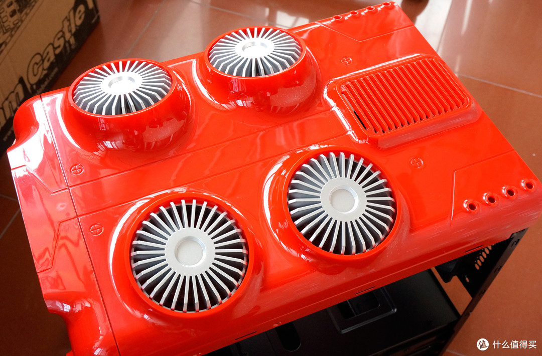 一座“城堡”的艺术之旅:DEEPCOOL 九州风神 蒸汽城堡变身“光污染”城堡