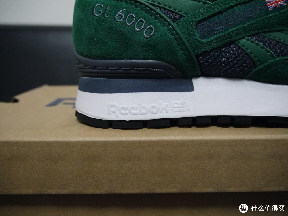 低调的配色；Reebok 锐步 复古跑鞋 GL6000