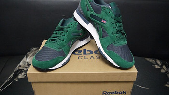 低调的配色；Reebok 锐步 复古跑鞋 GL6000