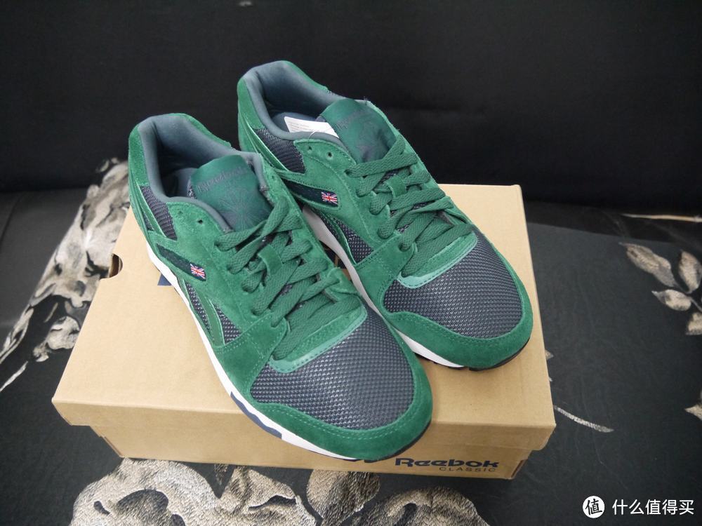 低调的配色；Reebok 锐步 复古跑鞋 GL6000