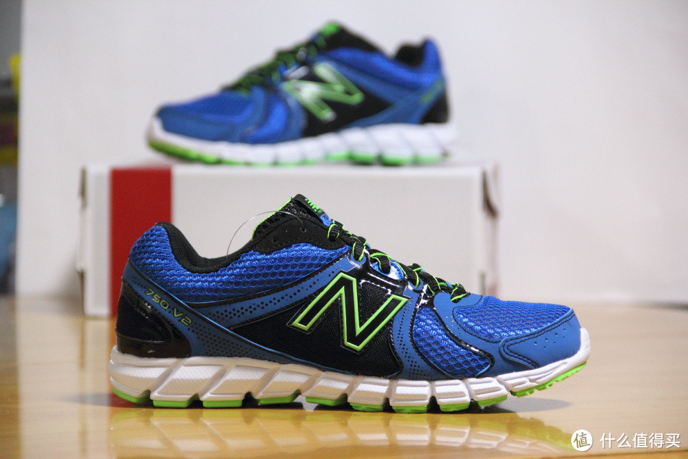 校园蓝精灵：New Balance 新百伦 KJ750VBY 青少年款跑鞋