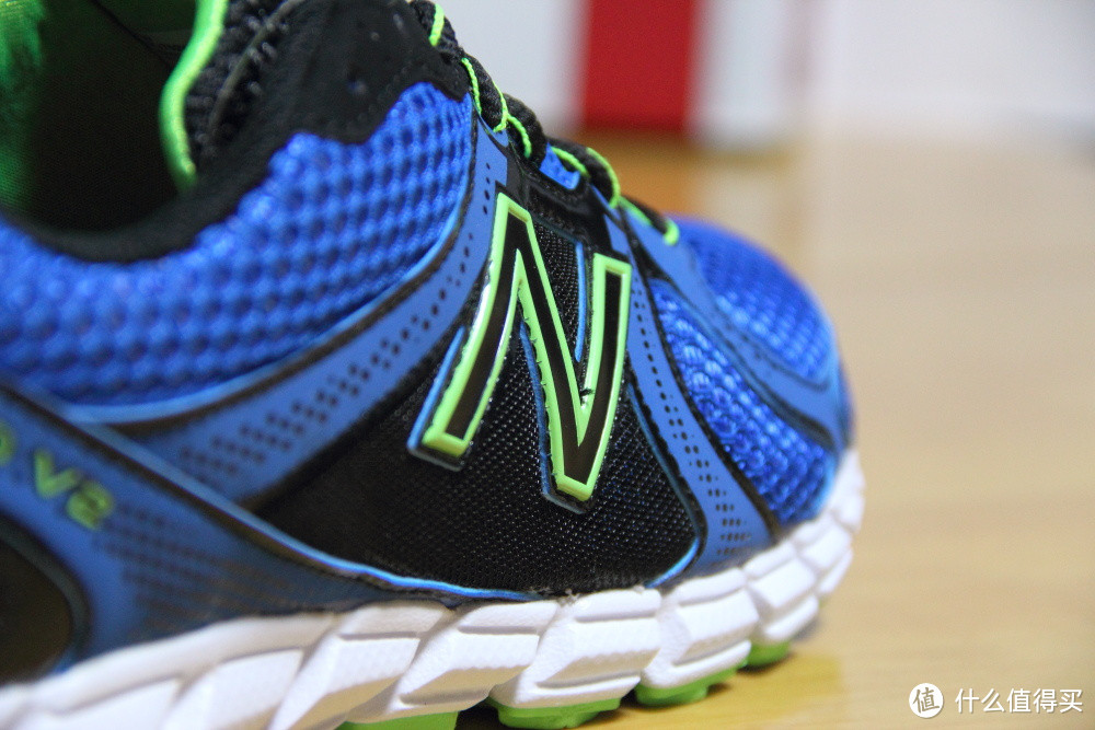 校园蓝精灵：New Balance 新百伦 KJ750VBY 青少年款跑鞋