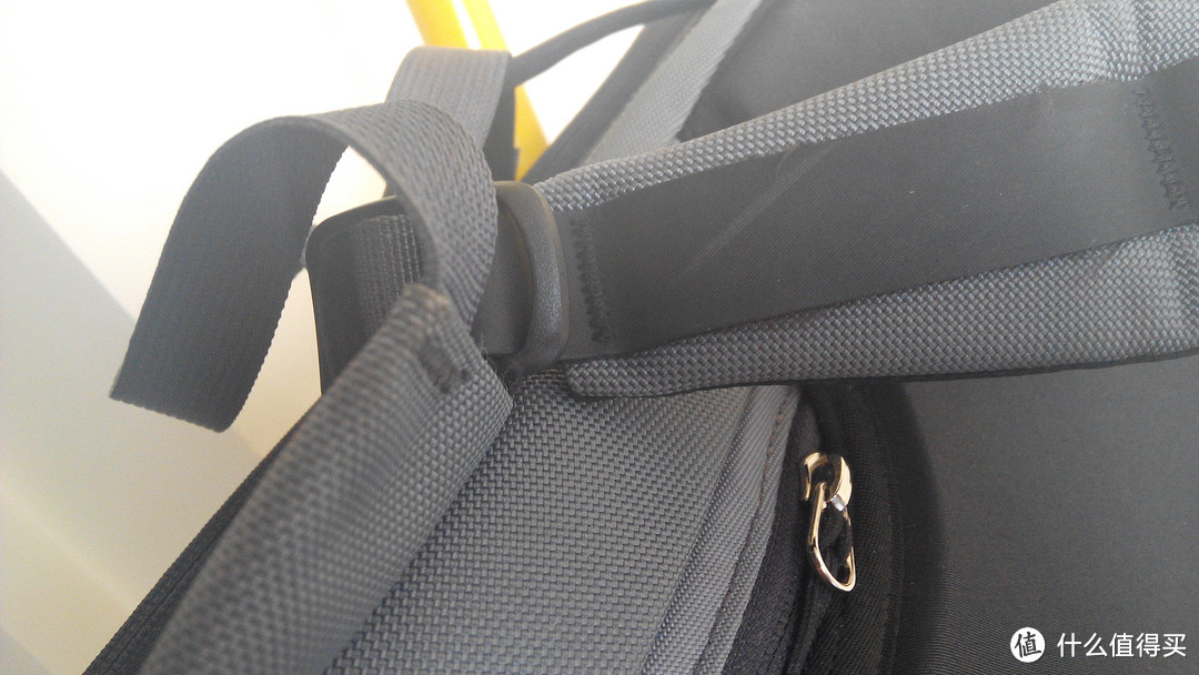 两年崭新依旧：Arc'teryx 始祖鸟 Blade 24L Backpack 舒适户外电脑包