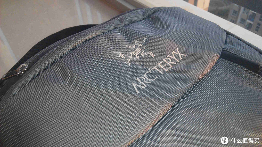 两年崭新依旧：Arc'teryx 始祖鸟 Blade 24L Backpack 舒适户外电脑包