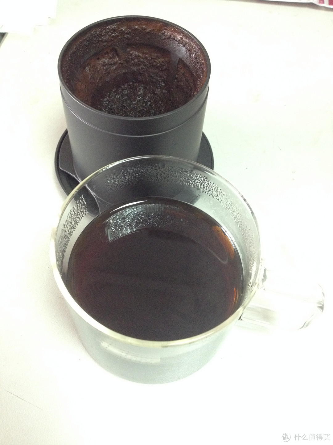 滤泡咖啡装备：HARIO 陶瓷磨芯手摇咖啡磨豆机 MSS-1B、不锈钢过滤网一人份咖啡壶 CFO-1B