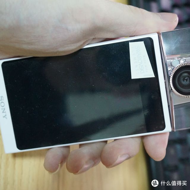 扭曲的索尼大法:SONY 靓咔™ Cyber-shot DSC-KW1 自拍相机开箱体验