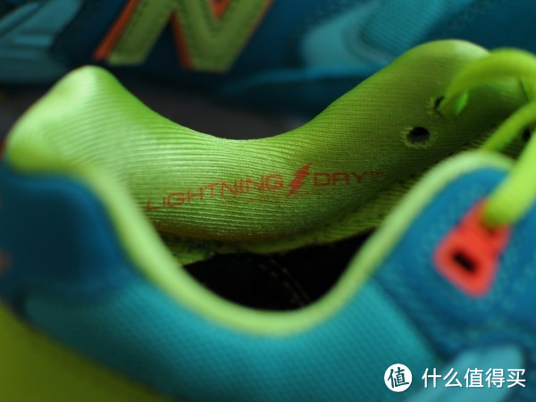 遇见小清新：New Balance 新百伦 WRT580BT 女款跑步鞋