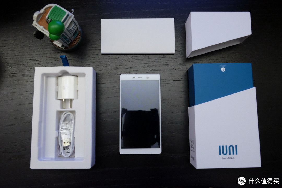 国产手机市场的又一个搅局者：IUNI U3 智能手机 简评