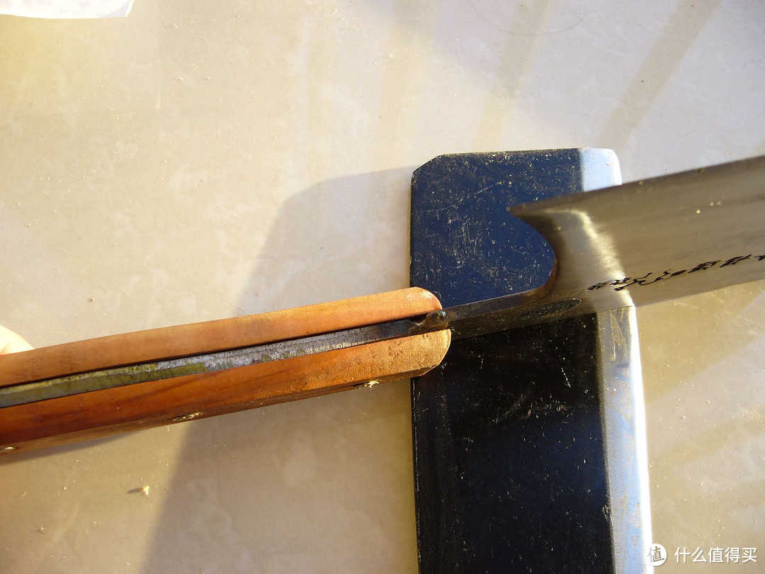 厨房里的手工锻打劈路刀&开山斧