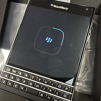 有的聊！BlackBerry 黑莓 Passport 方屏手机