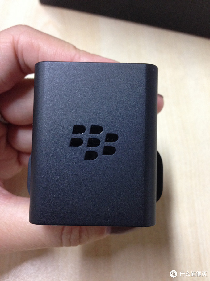 有的聊！BlackBerry 黑莓 Passport 方屏手机