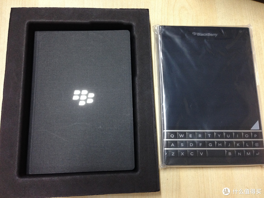 有的聊！BlackBerry 黑莓 Passport 方屏手机