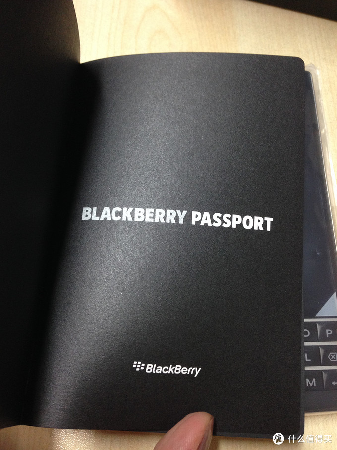 有的聊！BlackBerry 黑莓 Passport 方屏手机