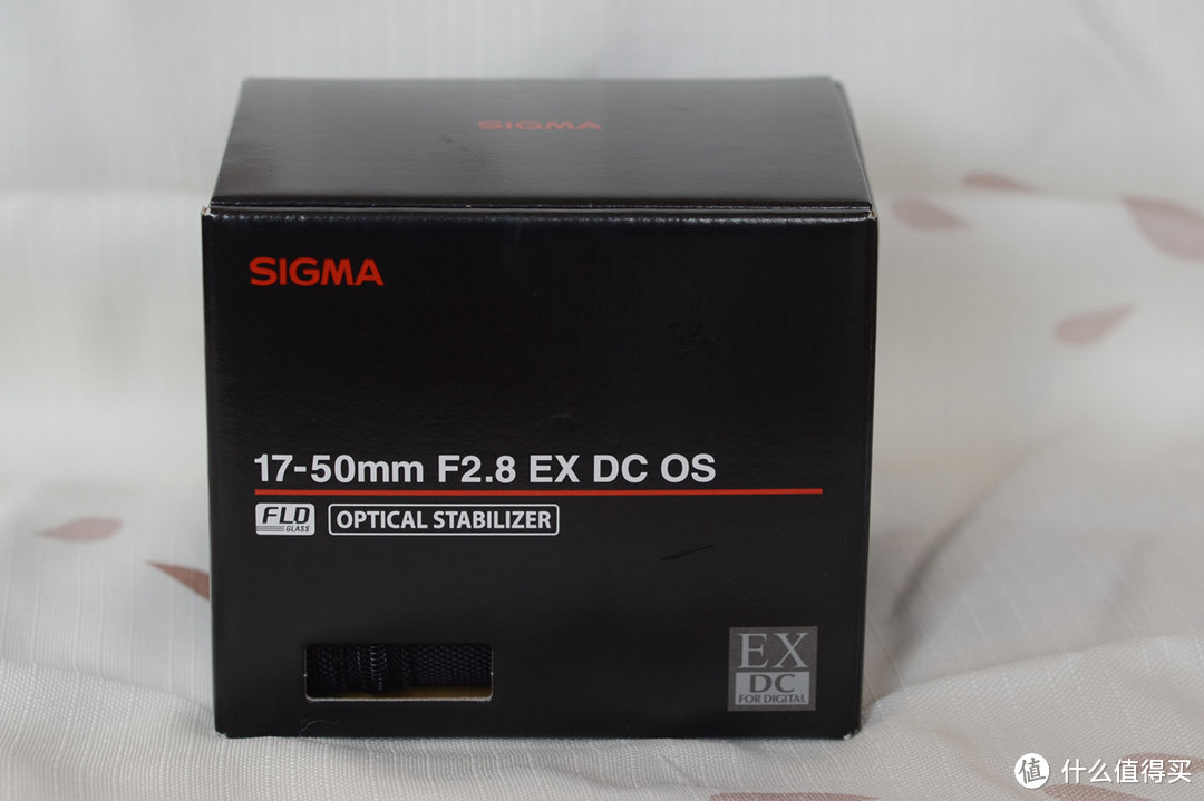 可能是2000以内最好的挂机头：Sigma 适马 17-50mm F2.8 EX DC OS HSM 镜头