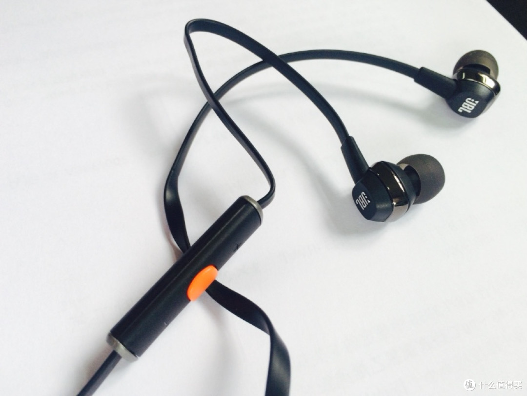 简单的听歌的物件 Bl J22i 重低音面条线入耳耳机 耳塞式耳机 什么值得买