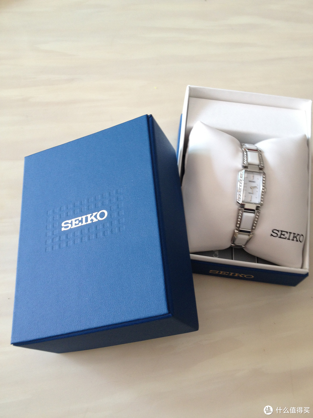 给女王的时装表：Seiko 精工 SUP189P1 女式陶瓷光动能腕表