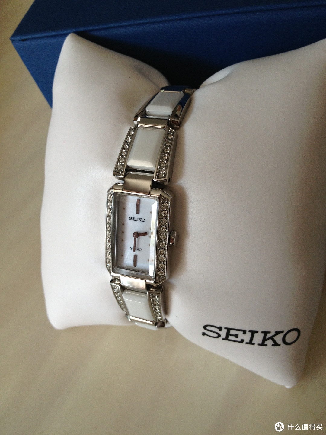 给女王的时装表：Seiko 精工 SUP189P1 女式陶瓷光动能腕表