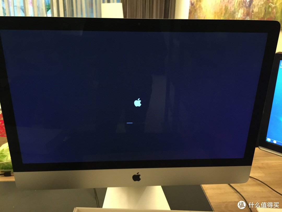 27寸5KRetina显示屏：Apple 苹果 iMac MF886CH/A 一体机