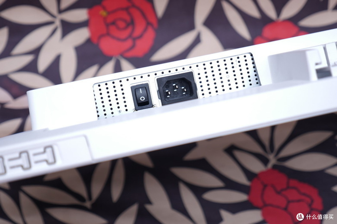 入门级4K UHD 显示器:AOC U2870VQE 开箱分享