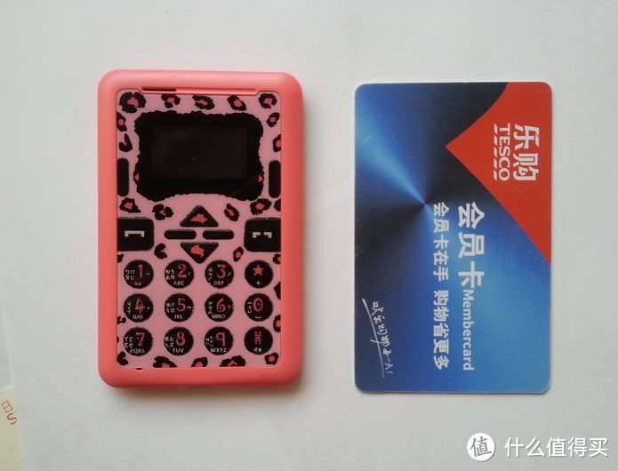 你以为这是计算器？新加坡 CARD Phone New-CM1 第四代迷你信用卡手机