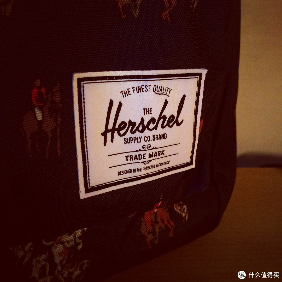 Herschel Supply Classic Hunt 印花双肩包 & NIKE 耐克 INTERNATIONALIST 复刻鞋