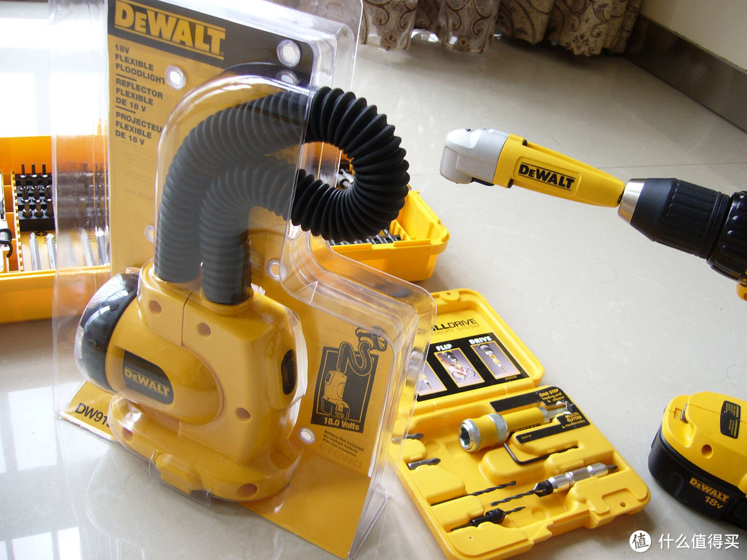 得伟DEWALT DW919 18V全向泛光灯