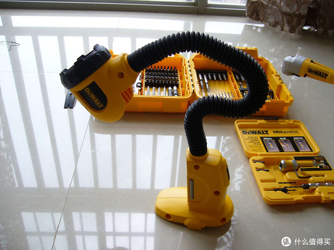 得伟DEWALT DW919 18V全向泛光灯