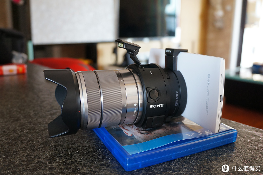 看索尼大法黑科技！哥的奶昔是5.5寸的：Sony 索尼 QX1L 镜头相机