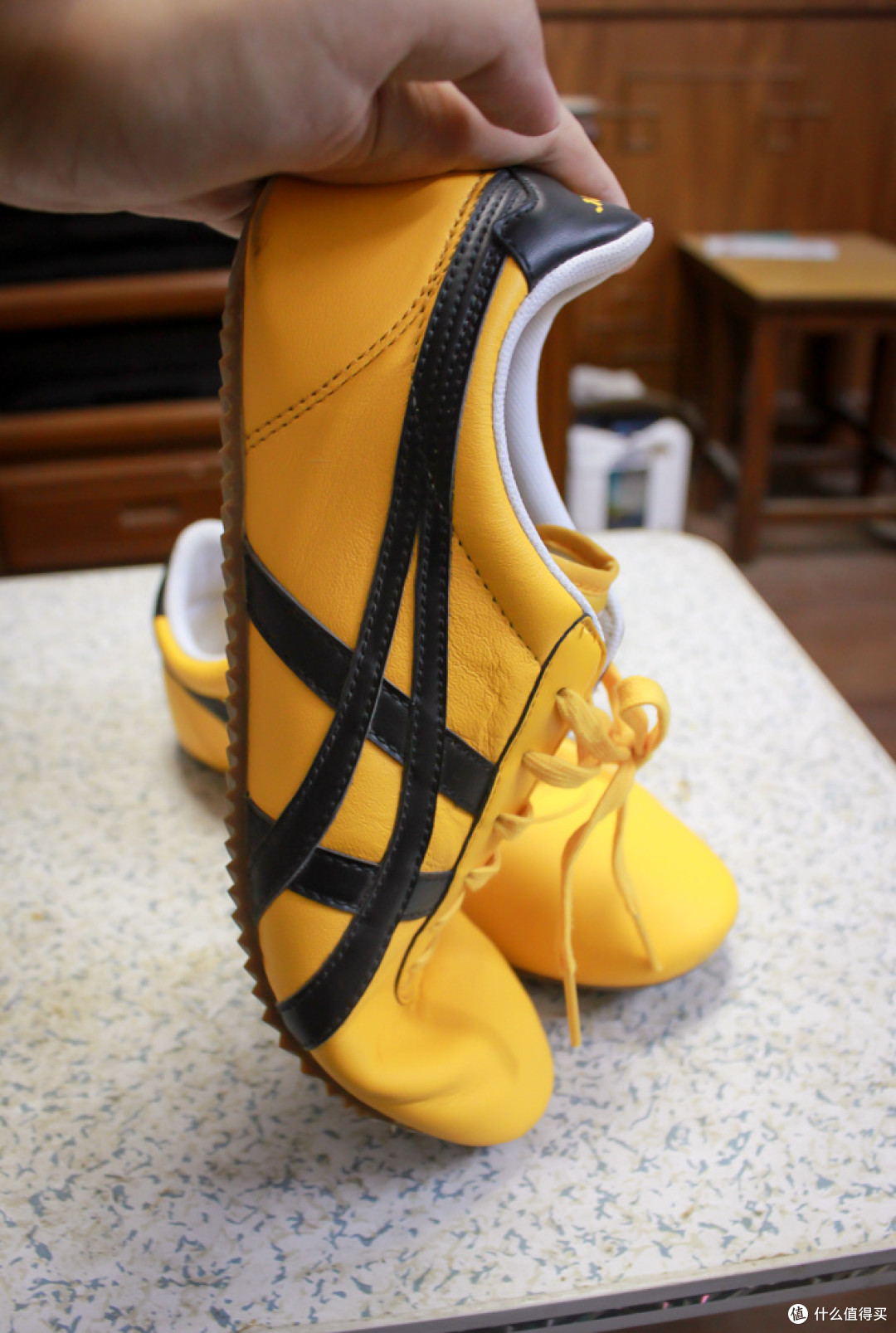 亮骚和赤足的快感:6pm海淘Onitsuka Tiger 鬼冢虎 Tai Chi Le 黄黑复古休闲鞋
